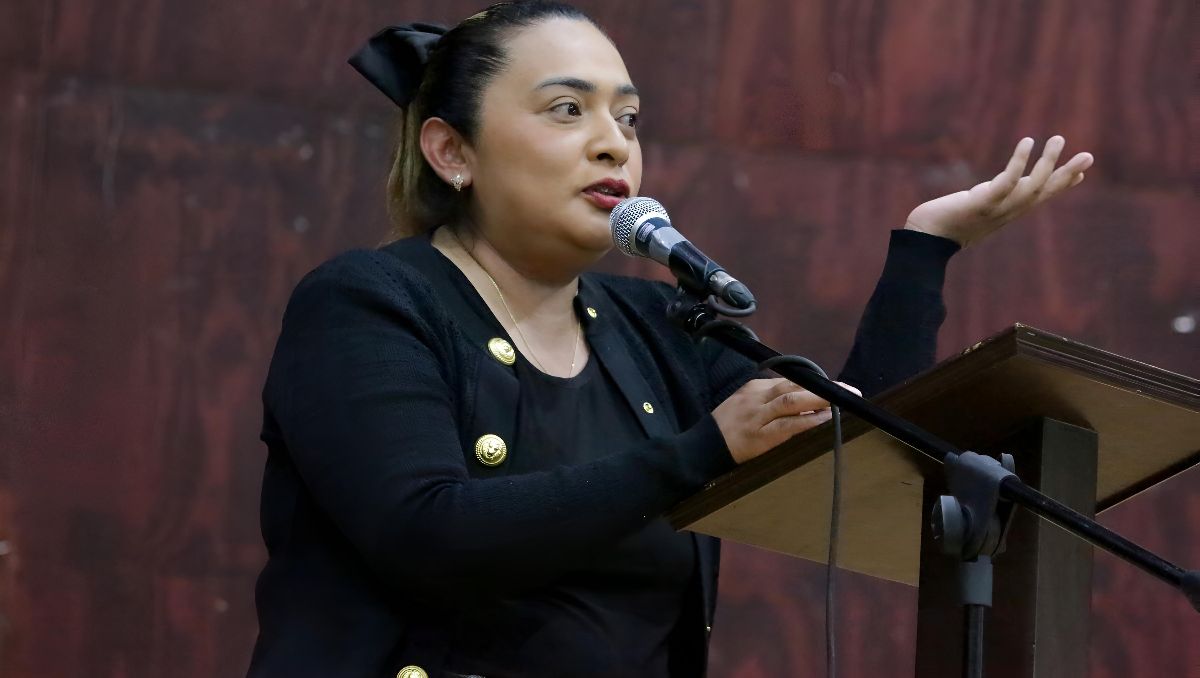 Carmen de la Rosa ha dialogado los maestros para conocer sus necesidades y fortalecer las propuestas educativas. | Foto: Especial