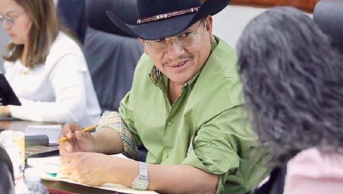 Diputado de SLP es exhibido con reloj de alta gama. | Foto: Especial