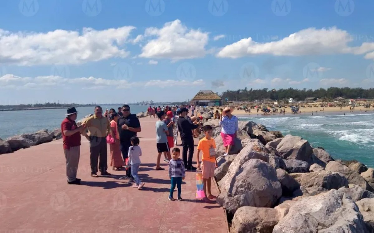 Niña viaja sola hasta Miramar y alarma a visitantes al pedir ser adoptada. | Foto: Pablo Reyes