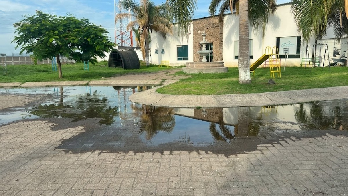 Salamanca: denuncian aguas negras en calles de fraccionamiento | Redes sociales