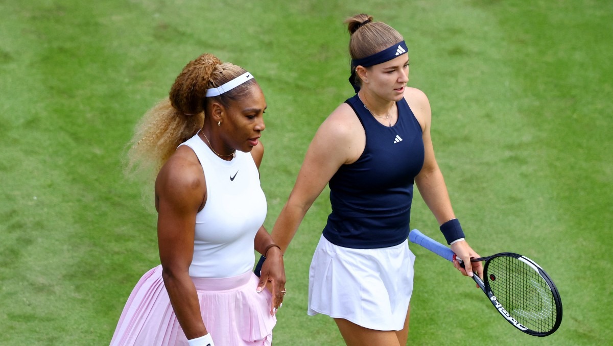 Serena Williams y Karolina Muchova pierden en dobles frente a Olmos y Routliffe (Reuters)