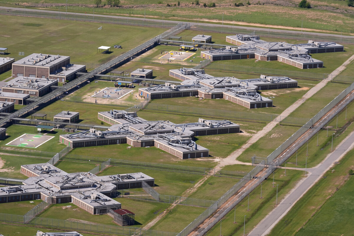 Vista aérea del Centro Penitenciario Winn, un sitio de detención del ICE, en Winnfield, Luisiana. | Foto: AP