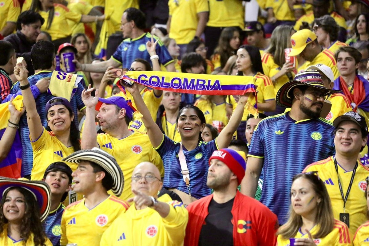 Los aficionados celebraron con cánticos y porras el triunfo de su selección. (Foto: Ariel Ojeda)
