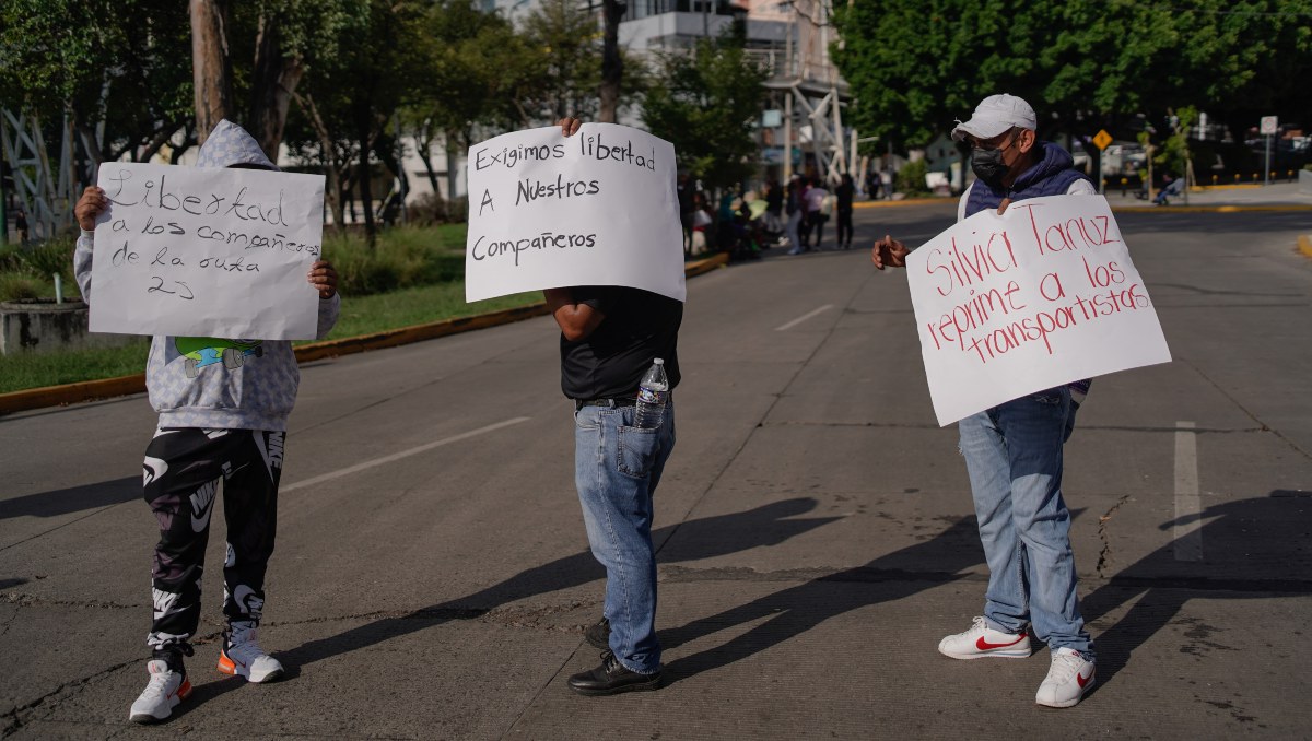 Antorcha Campesina se manifiesta sobre Bulevar 5 de Mayo | Agencia EsImagen