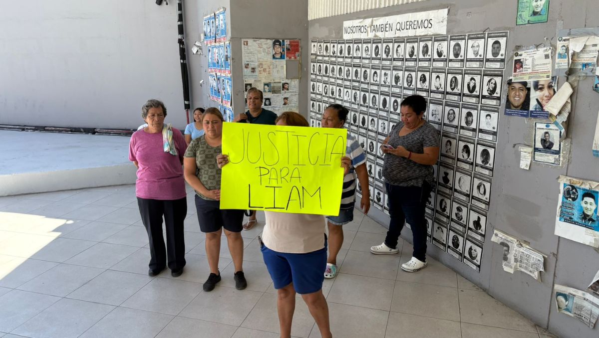 Familiares y vecinos del menor acudieron a la Fiscalía para conocer el rumbo de las investigaciones | Pedro Delgado