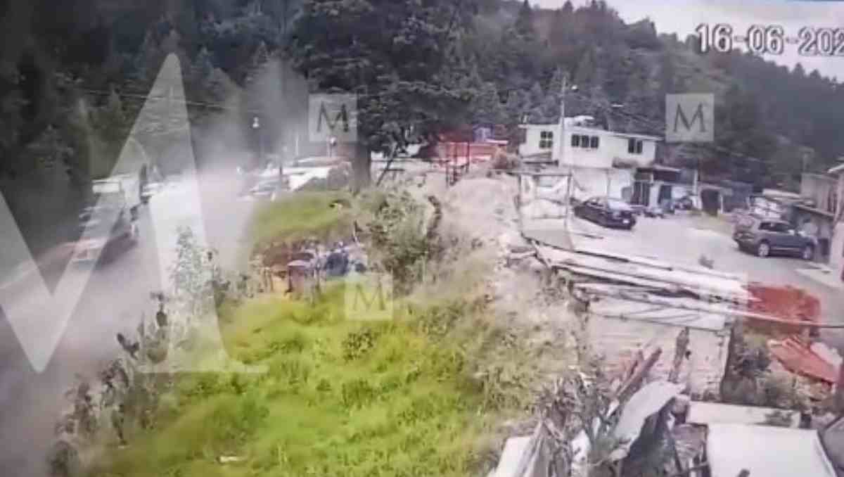 El operador de un tráiler frenó el avance de un autobús fuera de control en la Toluca-Naucalpan; 10 lesionados. Foto: Especial