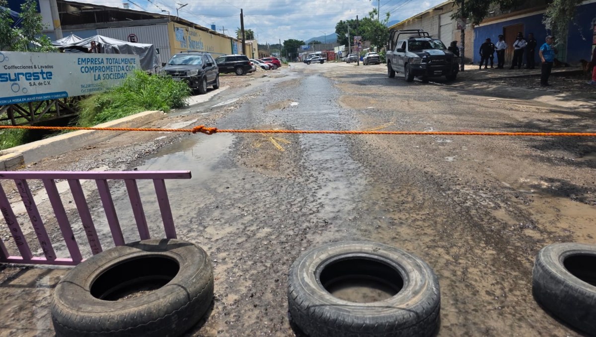 Transportistas cierran la carretera Tehuacán-Coxcatlan | Especial