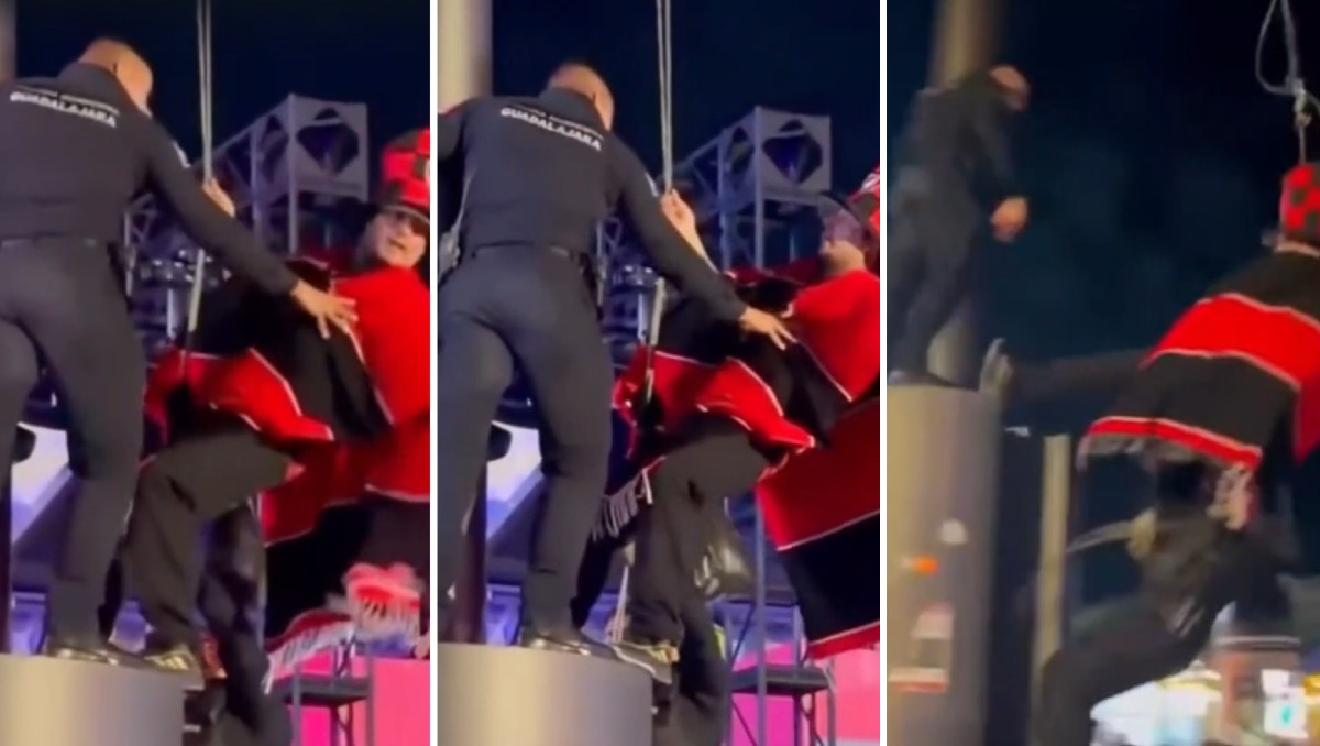 Aficionado del Atlas se sube a asta bandera en el Fan Fest de Guadalajara y cae junto a policías (Redes sociales)