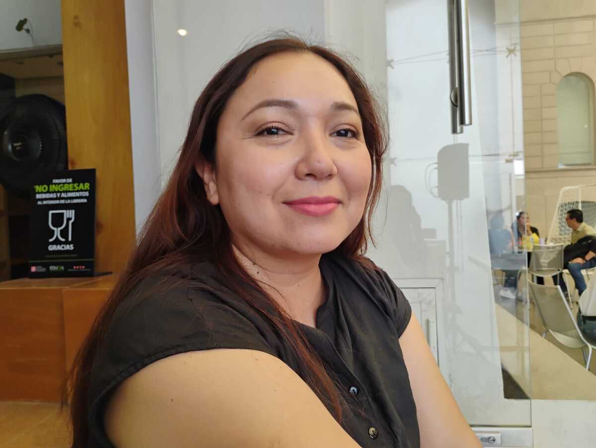 Amanda Marina López Luna, encargada de la librería del FCE. | Lilia Ovalle.