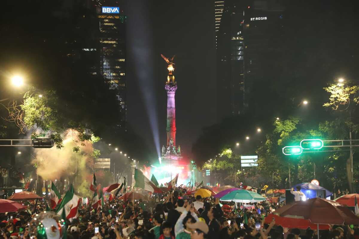 Hubo una asistencia aproximada de 200 mil personas en el Fan Festival del Zócalo. | Javier Ríos