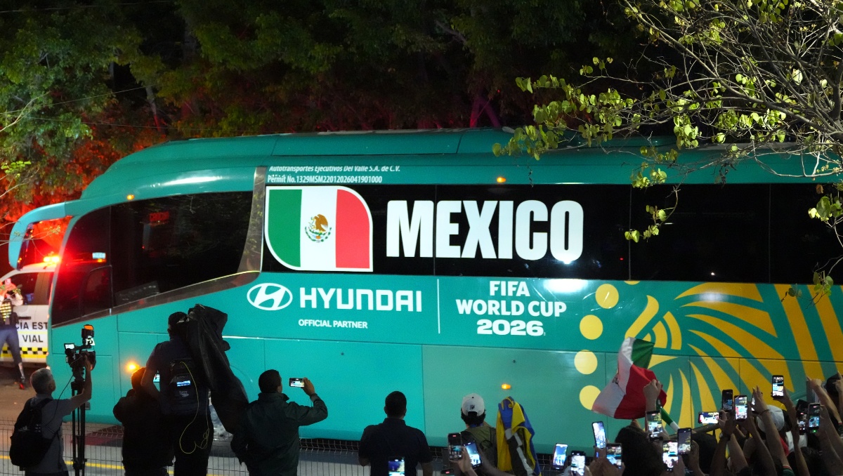 Autobús de la Selección Mexicana fue diseñado por Ana Paula, artista de 11 años (Imago7)