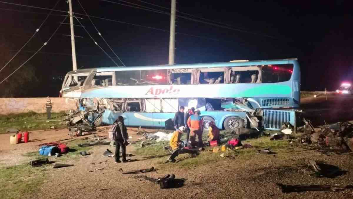 Un mismo camino, dos tragedias: Mónica regresó a Guanajuato para despedir a su familia y cuidar a la sobreviviente. Foto: Eleazar Bandala