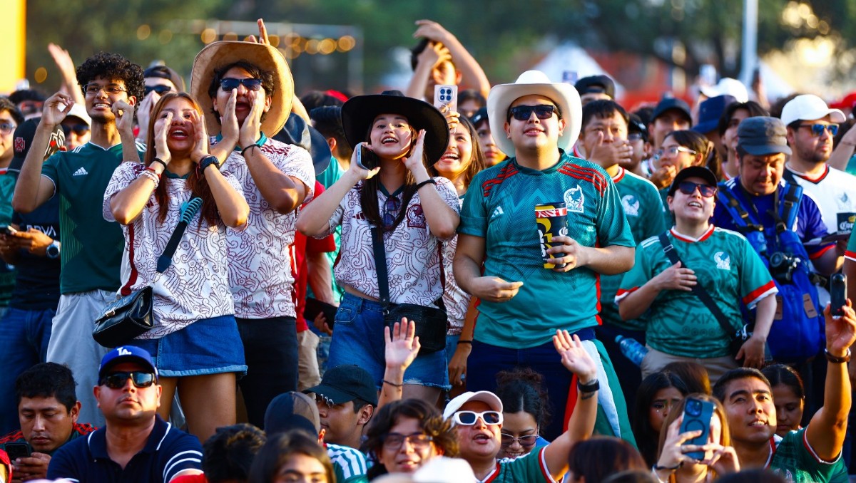 Miles de ciudadanos acudieron al evento que transmite el partido de la Selección Mexicana. Foto: Jorge López