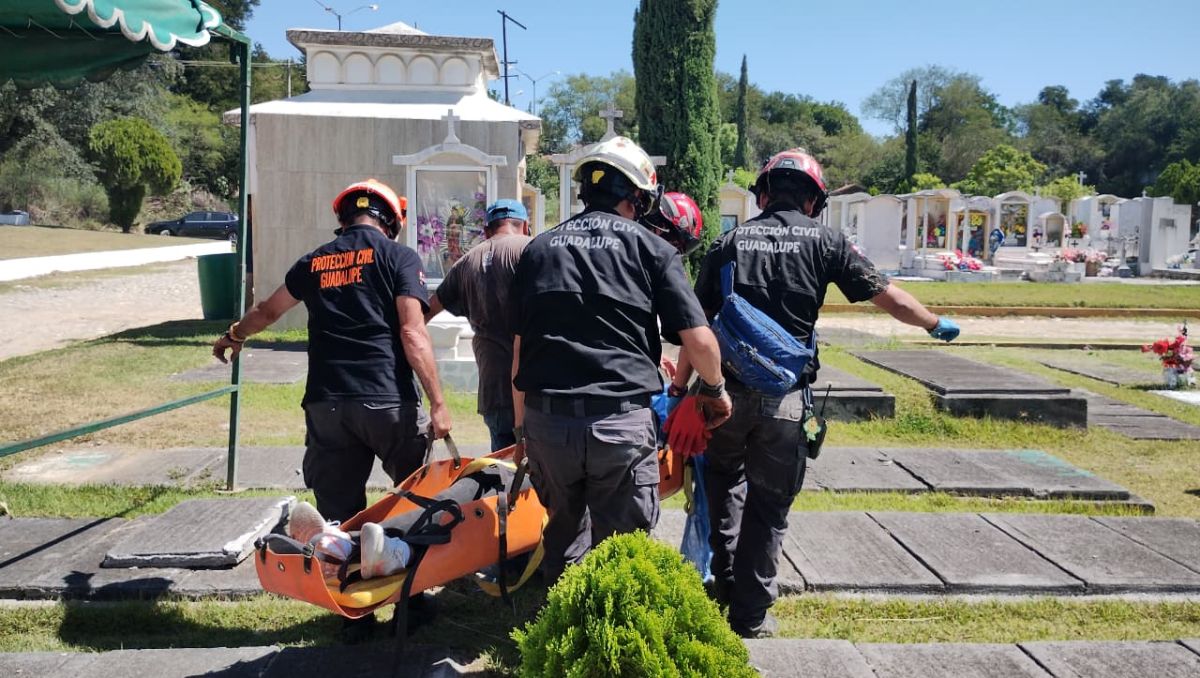 La mujer cayó a una profundidad aproximada de 2.5 metros. Especial