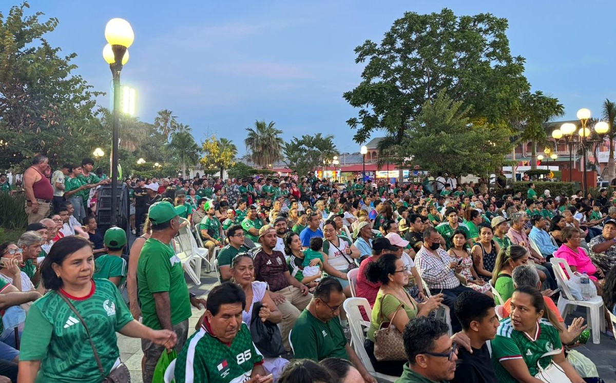 Pantallas gigantes y ambiente familiar en el corazón de Tampico. | Foto: Alberto Cano