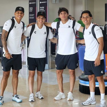 Santos Laguna inició este jueves su viaje hacia Estados Unidos para continuar con los trabajos de pretemporada