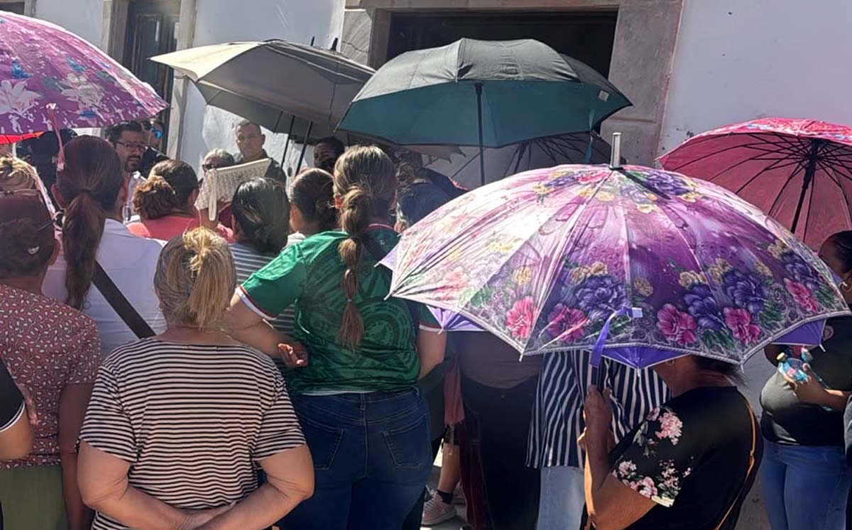 Se manifiestan en Mapimí. | Foto: Isis Rábago