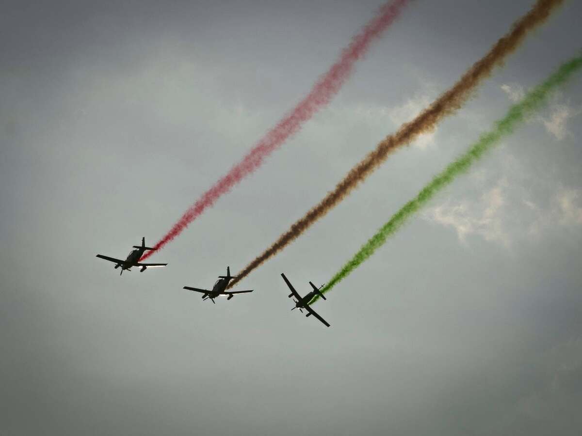 Tres aeronaves lucieron en los aires de Zapopan presumiendo los colores de la bandera mexicana. | X: Ejército, Fuerza Aérea y Guardia Nacional