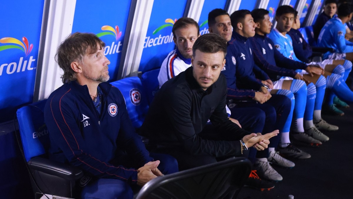Facundo Oreja, quien fue auxiliar de Martín Anselmi en Cruz Azul, regresaría a La Noria para reforzar la dirección técnica de Joel Huiqui para el Apertura 2026.