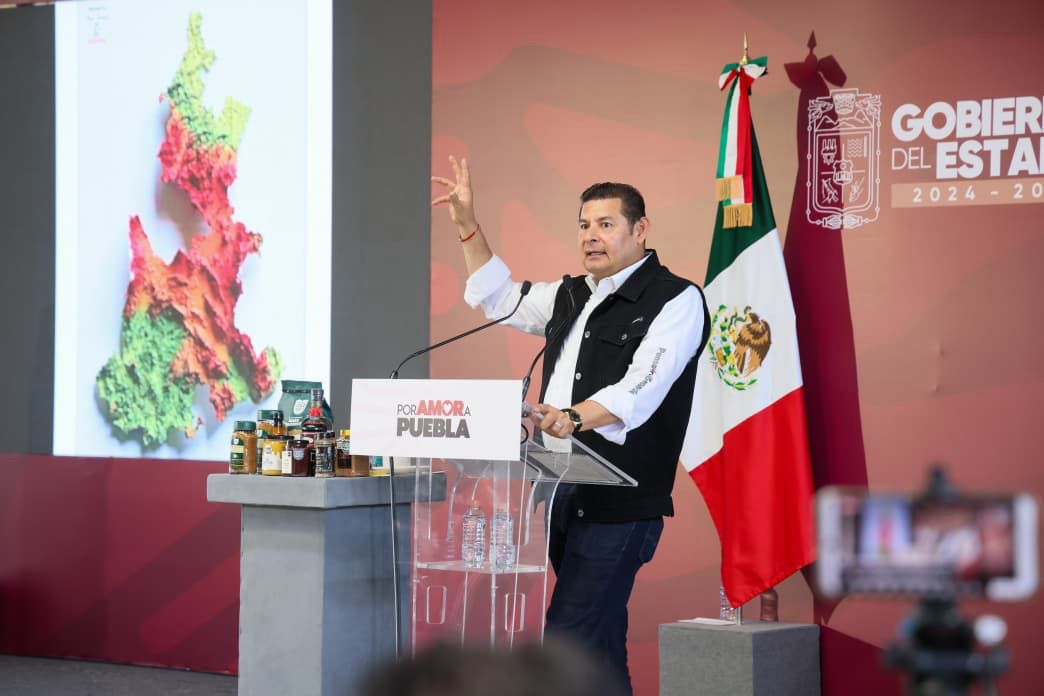 El gobernador de Puebla, Alejandro Armenta, coordina con la federación una estrategia preventiva en la Sierra Norte. | Especial