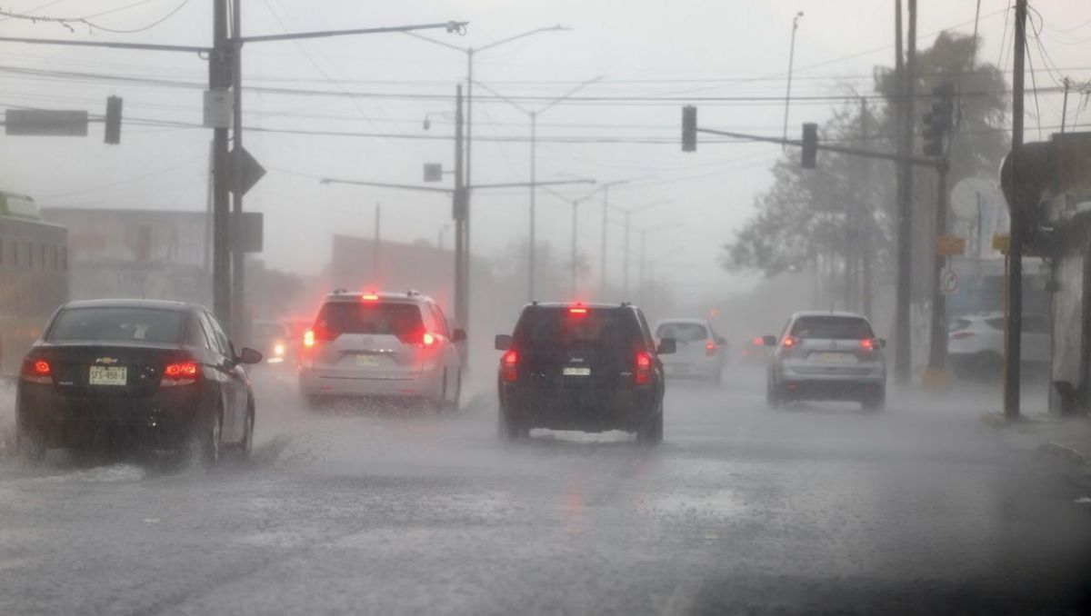 Se registran fuertes lluvias en Monterrey. | Roberto Alanís