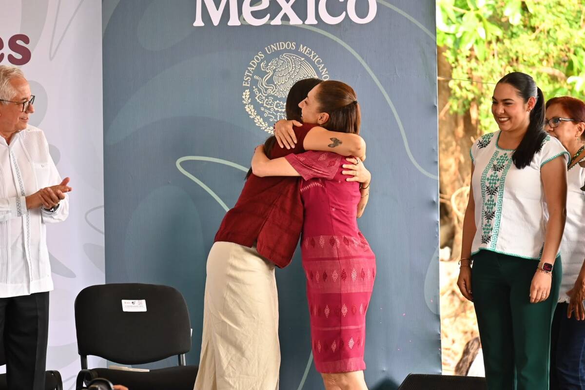 Rosi Bayardo y Claudia Sheinbaum. | Foto: Especial
