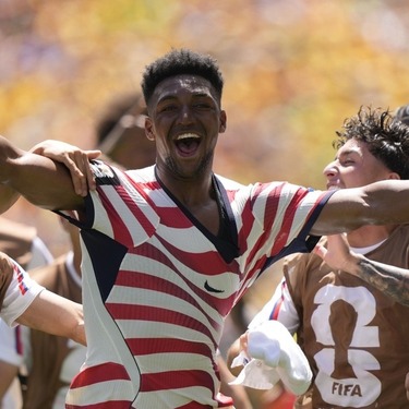 La Selección de Estados Unidos venció 2-0 a Australia y se clasificó a los Dieciseisavos de Final de la Copa del Mundo 2026.