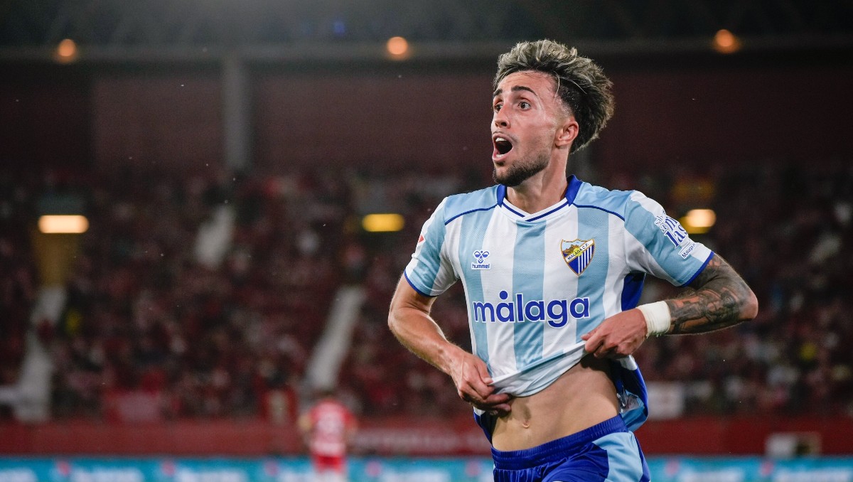 Málaga regresa a la Primera División tras ocho años y un desastroso paso en Tercera (X: @LaLiga2)