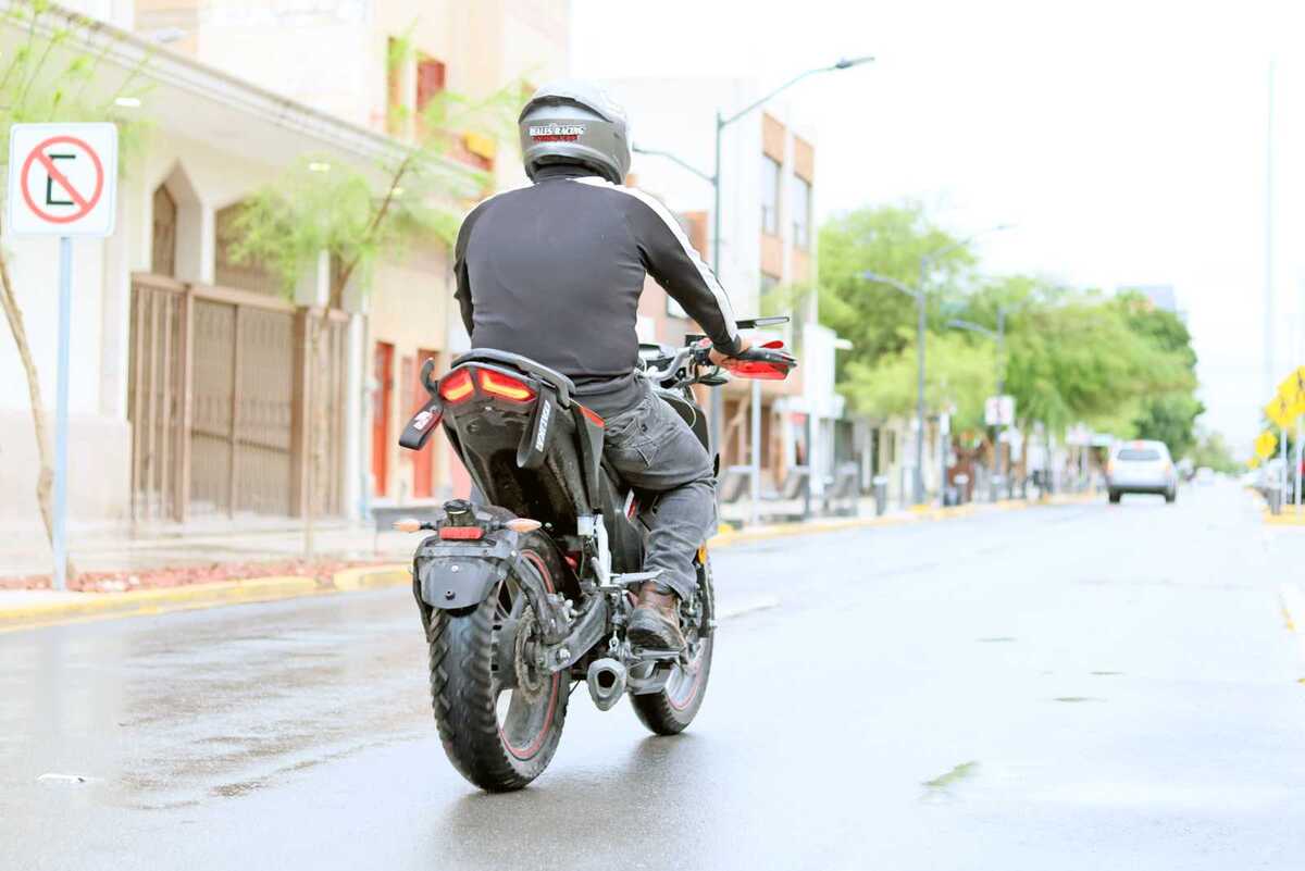 La Comisión de Movilidad Urbana estudia reformas al reglamento de tránsito para obligar el uso de cascos certificados.| Verónica Rivera.