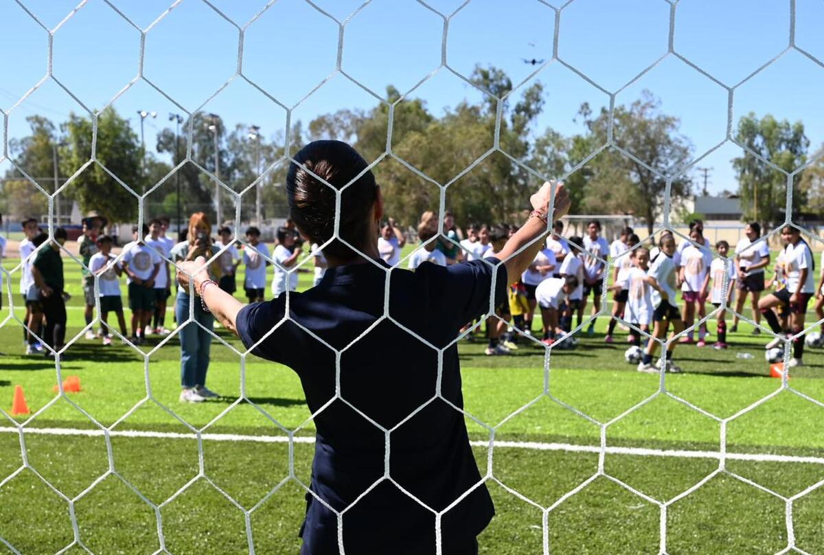 4 mil canchas rehabilitadas para impulsar el deporte gratuito en México | Presidencia