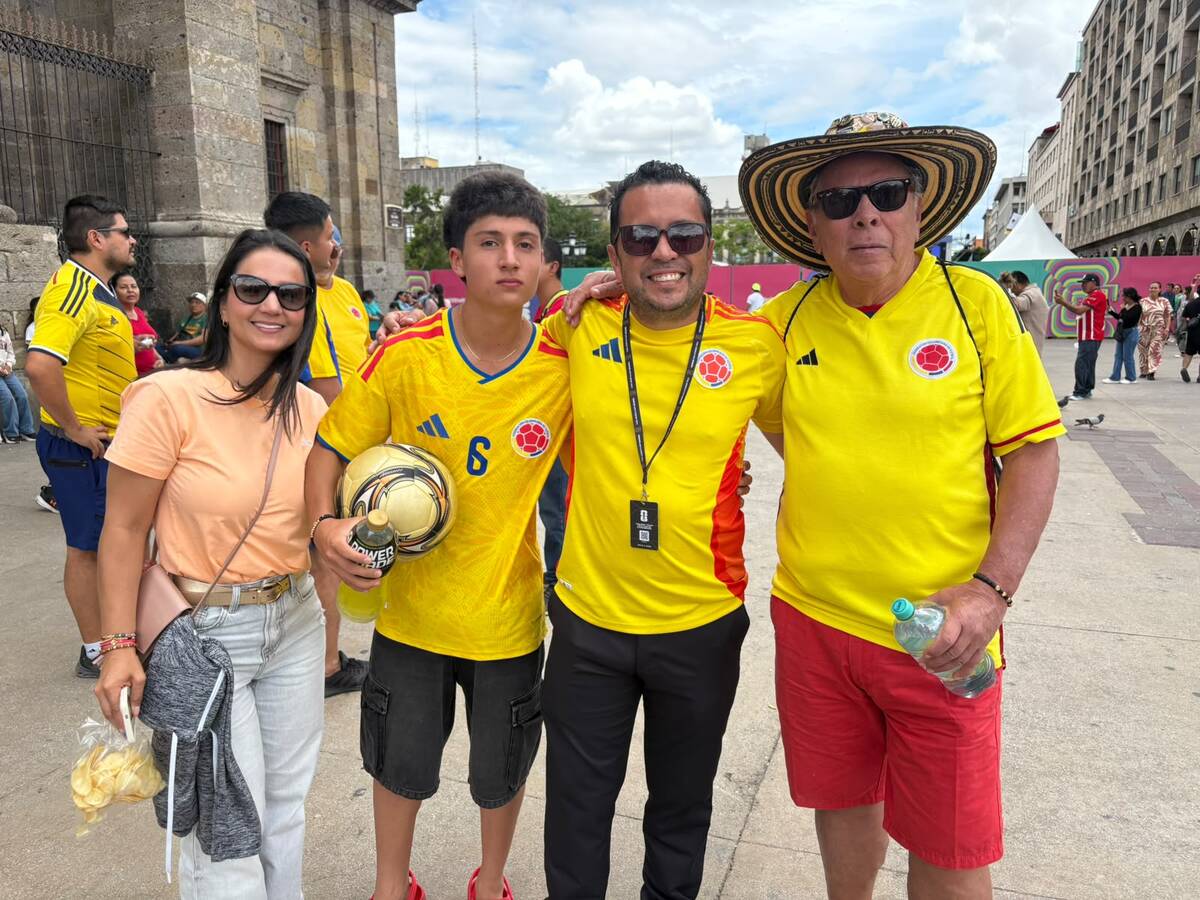 Día del Padre se mezcló con el toque futbolero en Guadalajara. (Fátima Briceño)