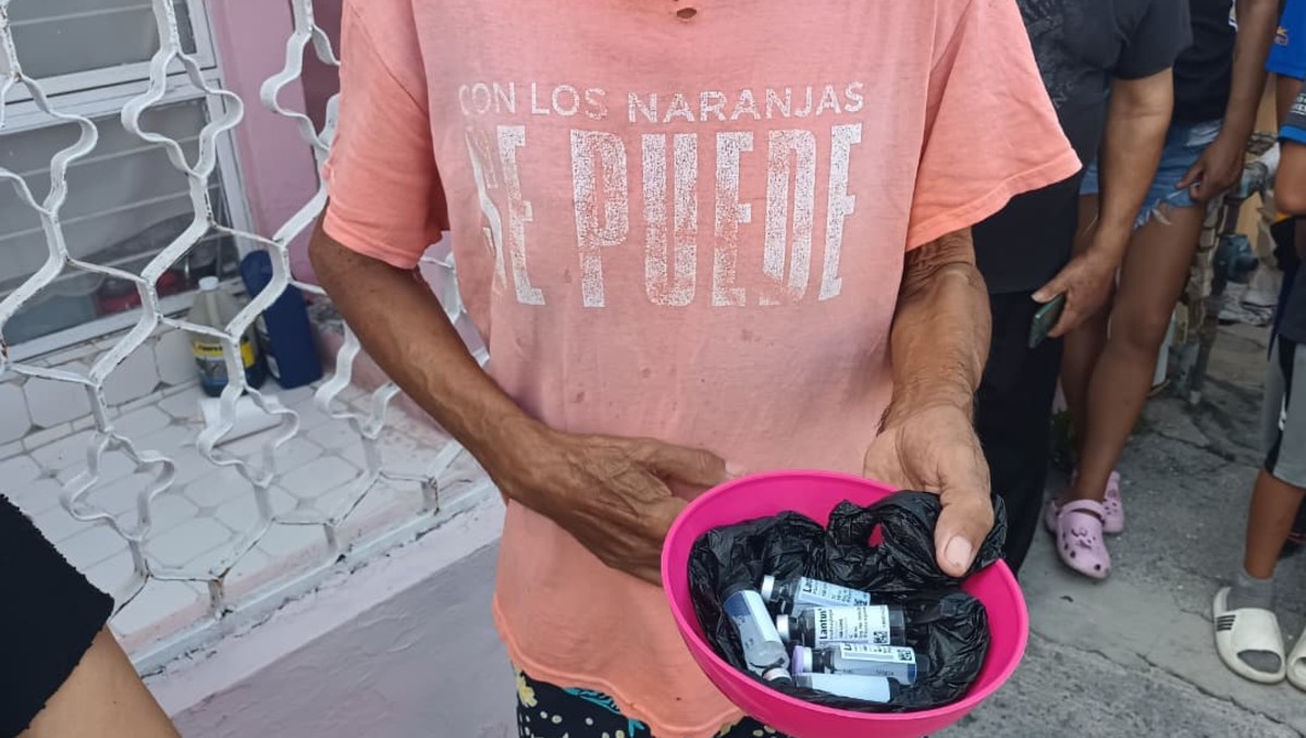 Alimentos y medicamentos se echan a perder ante la falta de refrigeración. Foto: Lolita Lastra