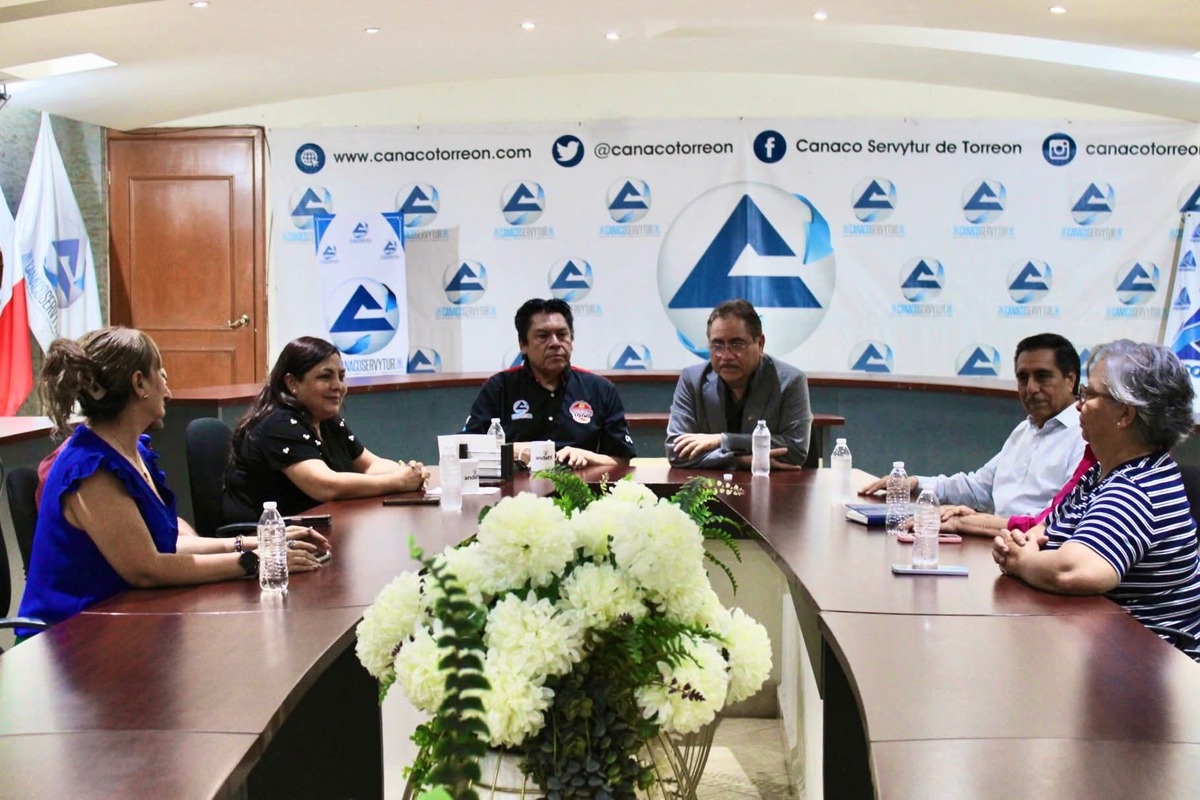 Las delegaciones de Torreón de la Canacoservytur y la Canacintra fortalecerán su colaboración con la asociación Mujeres Salvando Mujeres.| Especial