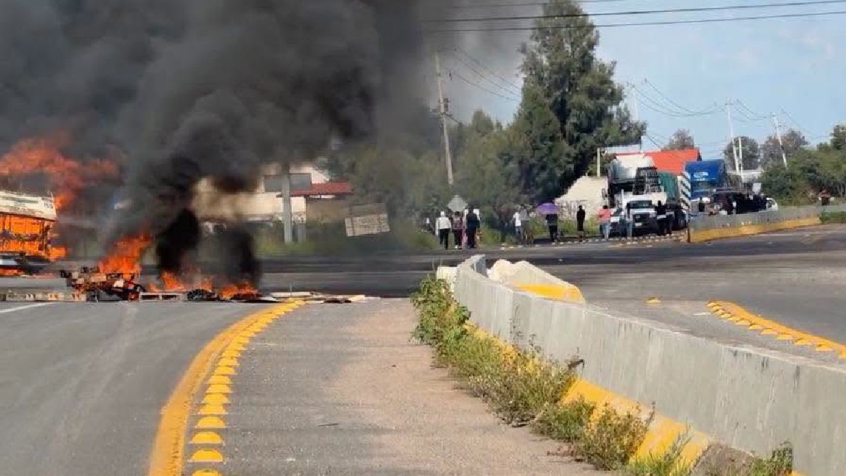La protesta provocó largas filas de vehículos y movilizó a corporaciones de seguridad y cuerpos de emergencia.  | Redes sociales.