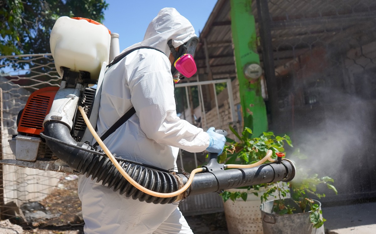 Torreón mantienen fumigación para evitar mosquito transmisor del dengue | Archivo Roberto Amaya