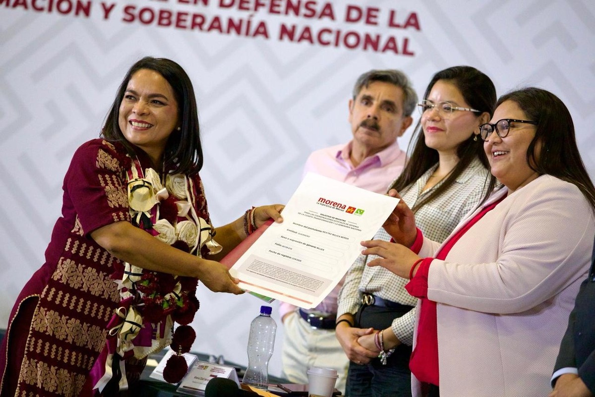 Beatriz Mojica se registra como aspirante de Morena en Guerrero. | Foto: Especial