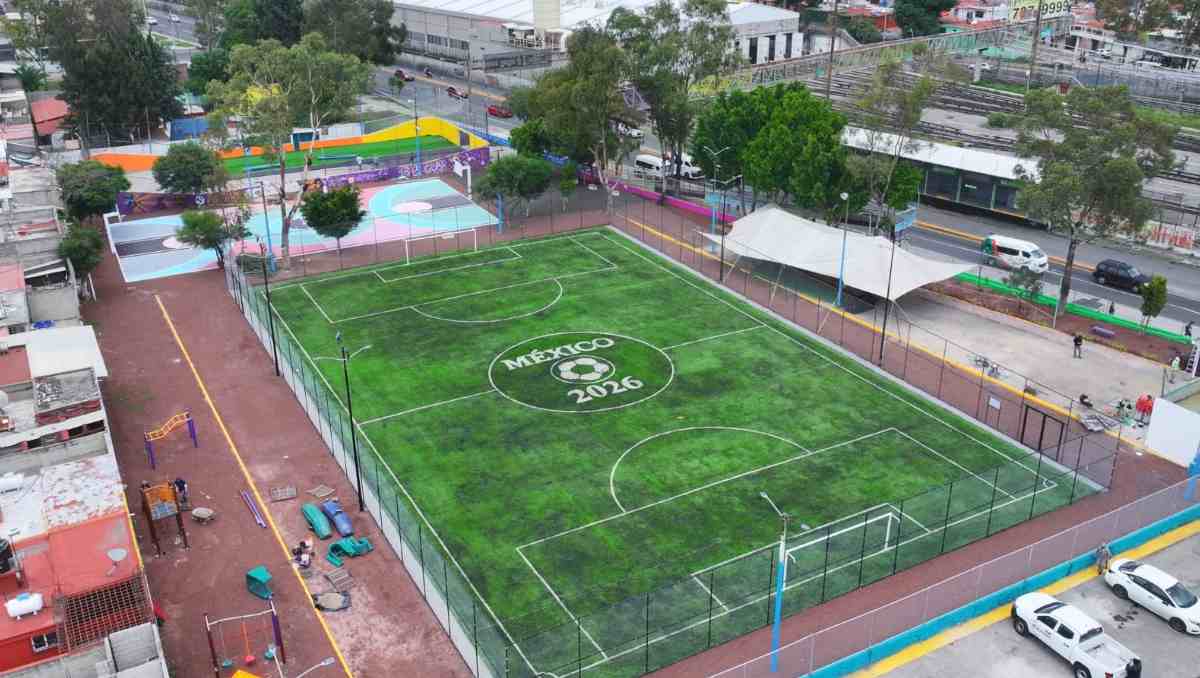 Entrega la rehabilitación integral del Deportivo Río de Luz. Foto: Especial