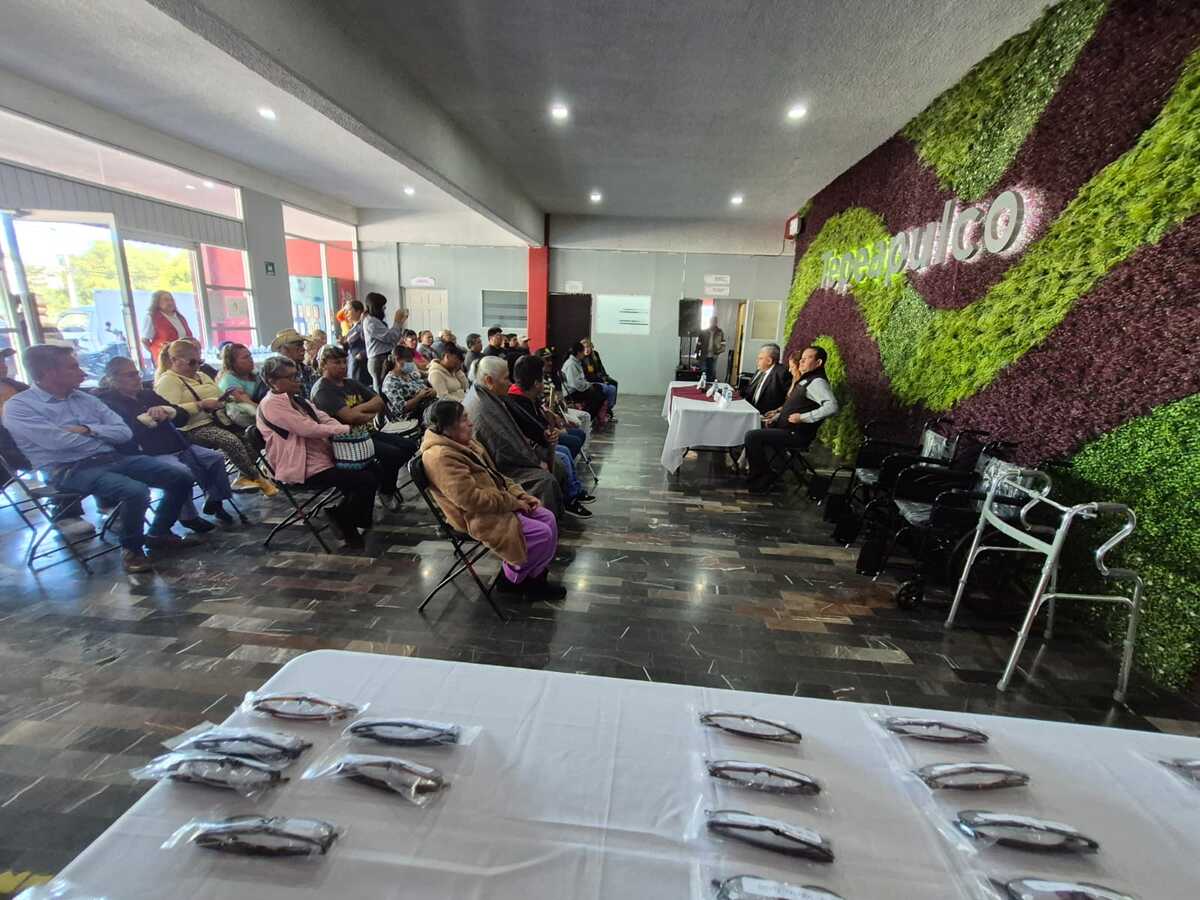 Entregan apoyos funcionales a grupos vulnerables en Tepeapulco. (Cortesía)