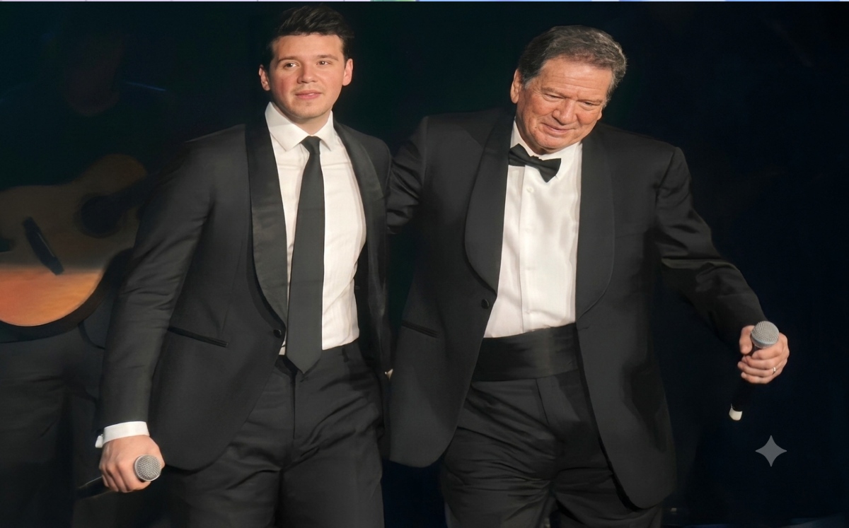 Jorge y Axel Muñiz en el Auditorio Nacional como parte de La Caravana del Amor.