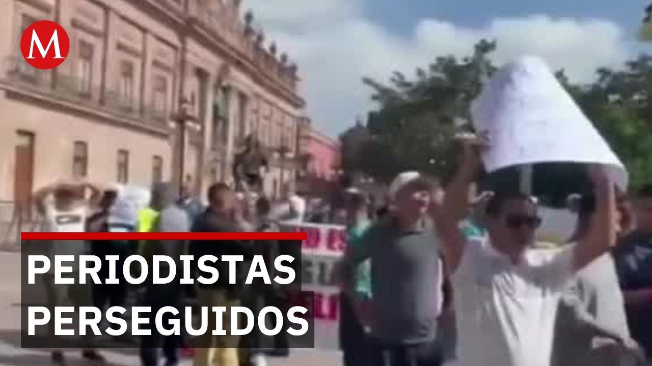 Protesta en Congreso de San Luis Potosí contra ley que persigue periodistas y ciudadanos