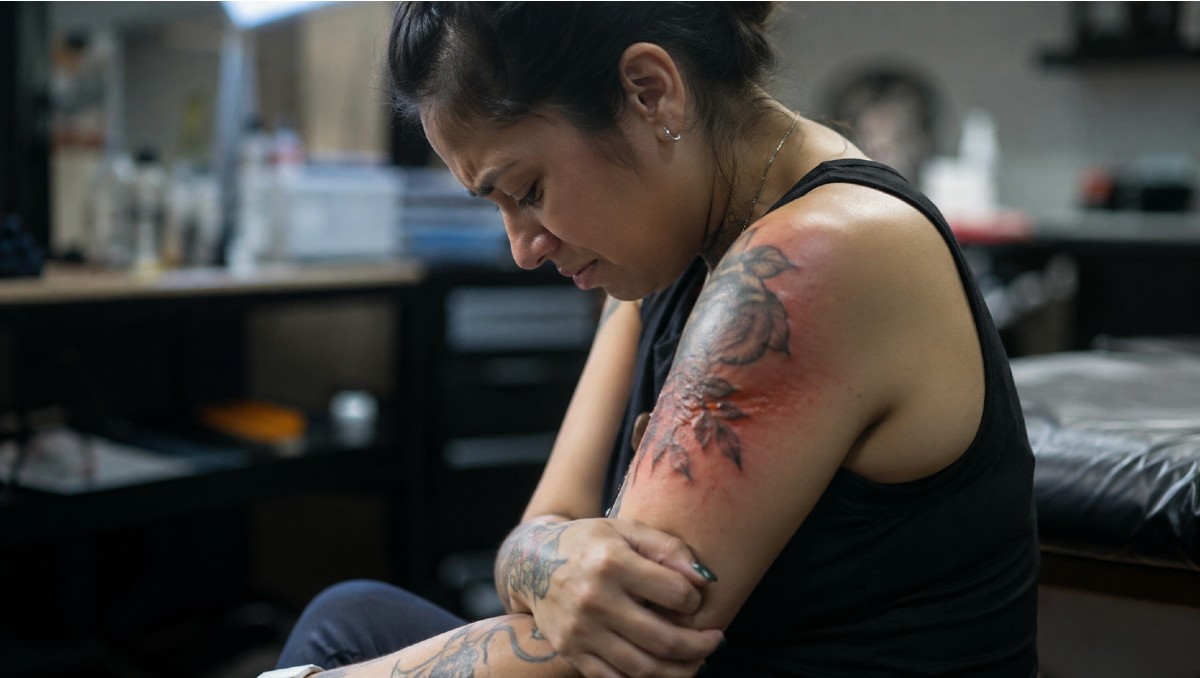 ¿Te vas a tatuar? Cofepris revela cómo identificar un estudio seguro | IA DISCOVER