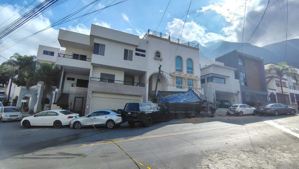 El accidente ocurrió en el cruce de las calles Pedregal de la Silla Norte y Pedregal de la Quebrada. Agustín Martínez