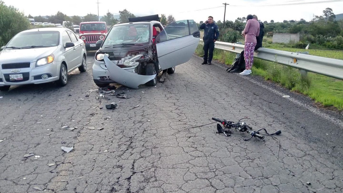 Accidente vehicular sobre la carretera Apan–Tepeapulco. (Cortesía)