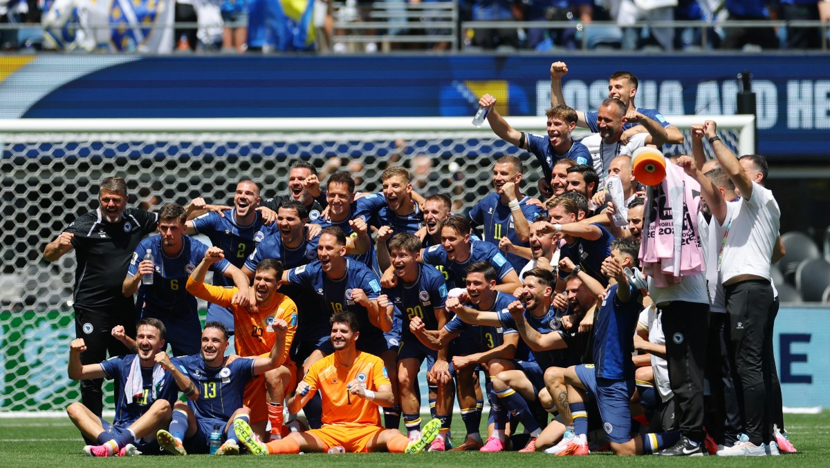 Bosnia y Herzegovina elimina a Qatar y se aferra a los Dieciseisavos del Mundial 2026 (Reuters)