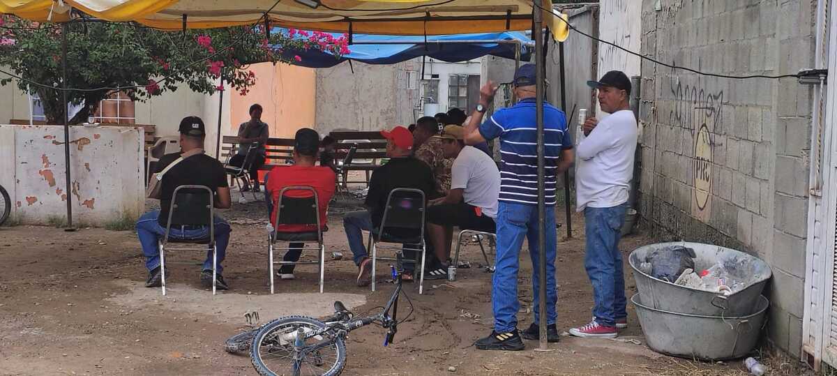 Una celebración en Torreón concluyó con la intoxicación de jóvenes que incluyó un saldo mortal. | Foto: Kirk Castillo