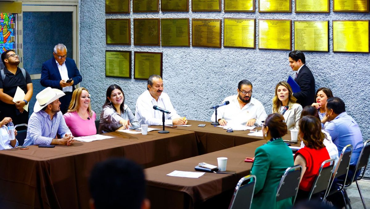 Las comisiones legislativas tenían todo listo tras negociaciones entre partidos y Gobierno en los últimos días. Jorge López