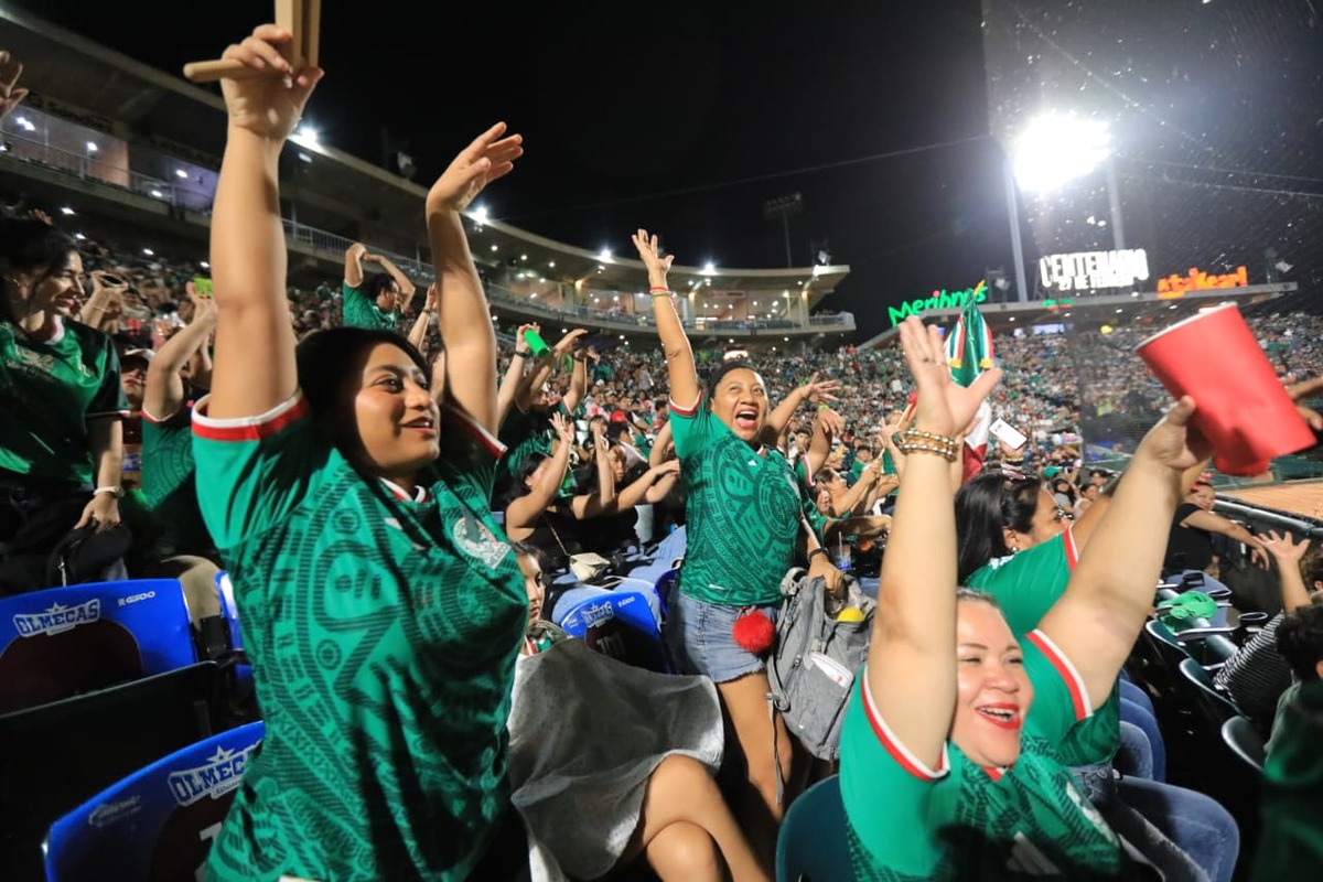 Festejos de la afición mexicana en Tabasco celebra el gol de la selección en su compromiso mundialista ante Chequia | Foto: Patricia Valencia