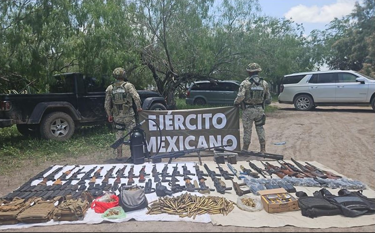Operativo militar revela fuerte arsenal oculto en ejido de Matamoros. | Cortesía: Secretaría de la Defensa Nacional