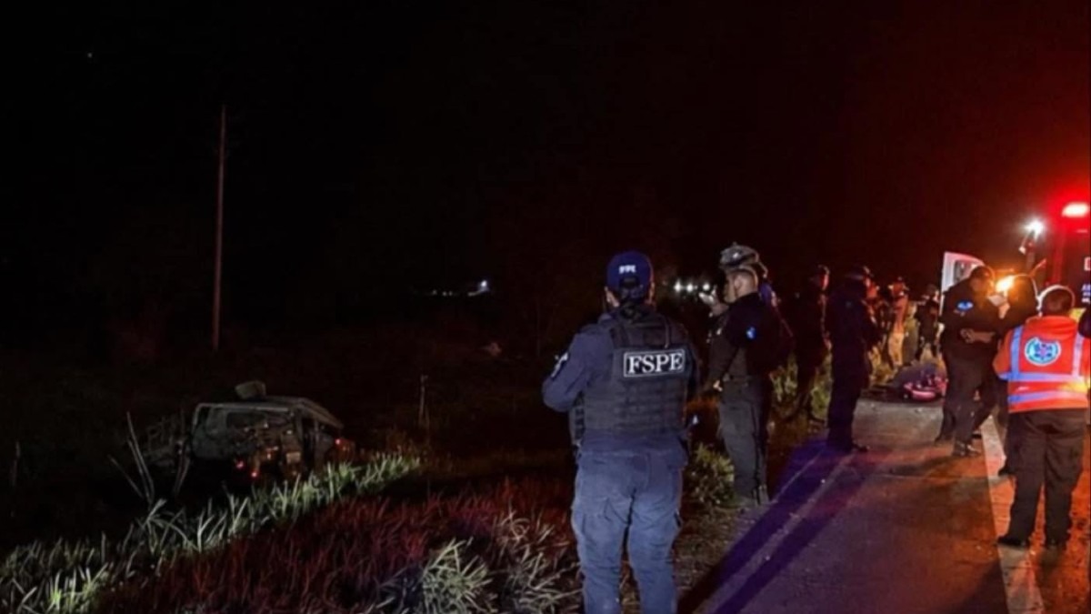 De acuerdo con los primeros reportes, nueve integrantes de las corporaciones de seguridad sufrieron diversas lesiones.