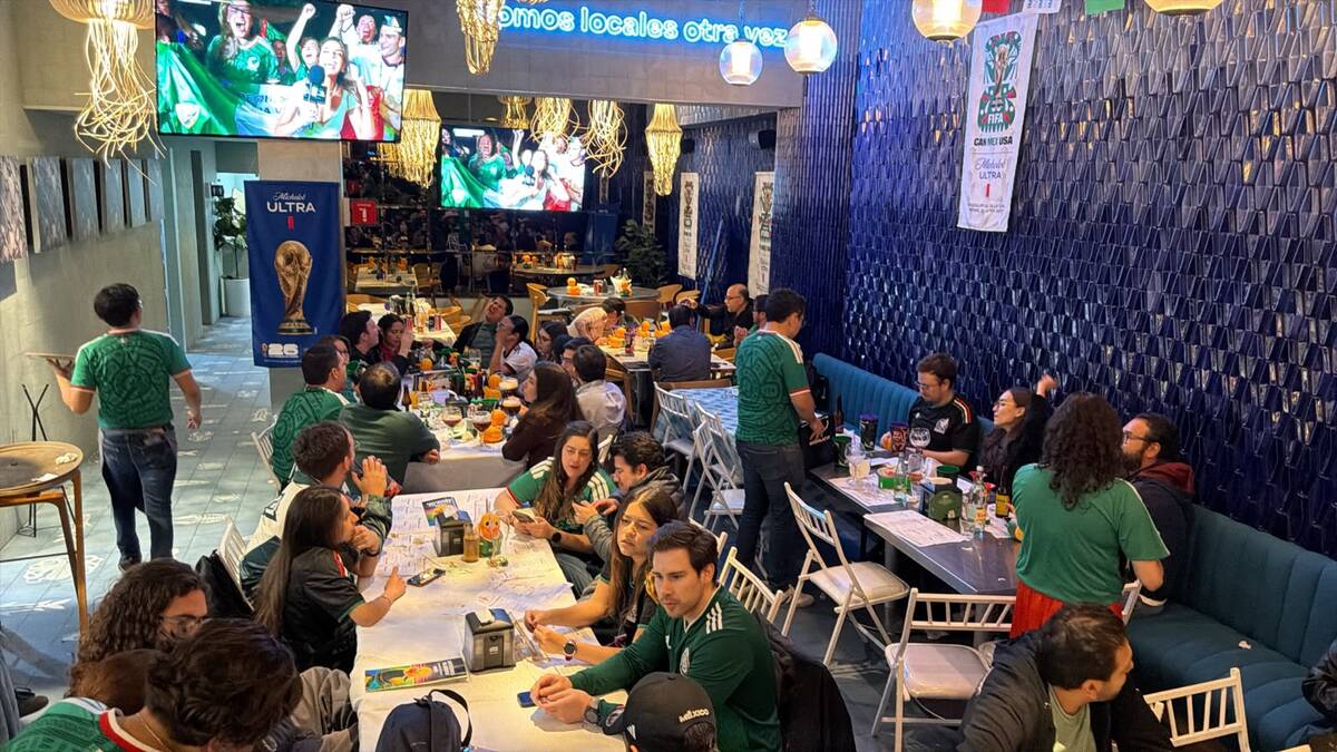 Desde temprano, restaurantes, bares y demás comercios se alistaron. (Foto: Israel Navarro)